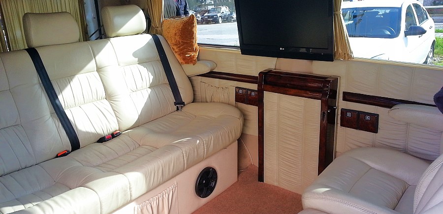 Private Minibus (4-6)
